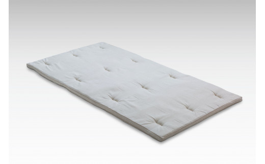 YQ断面ポリエステルシート綿を8枚積層して、モチモチ感触の寝返りし易いパッドが出来ました。