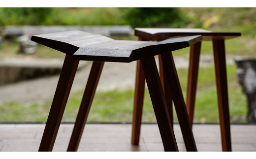 木工職人の作る鶴形スツール 1脚 スツール 木製 コンパクト おしゃれ 椅子 イス チェア いす 天然木 インテリア