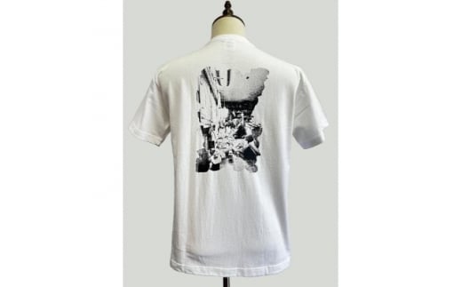 迫 風歌の「木を彫る人」/ T-shirt(バックプリント)・ユニセックス/ サイズL【1412443】 959715 - 兵庫県養父市