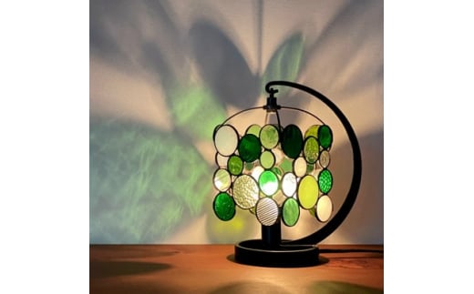 Nijiiro Lamp のステンドグラスのテーブルランプ ドロップス グリーン【1425973】 989237 - 愛知県瀬戸市