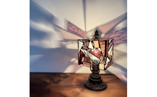 Nijiiro Lamp のステンドグラスのテーブルランプ カケラ スクエア パープル【1425966】 989236 - 愛知県瀬戸市