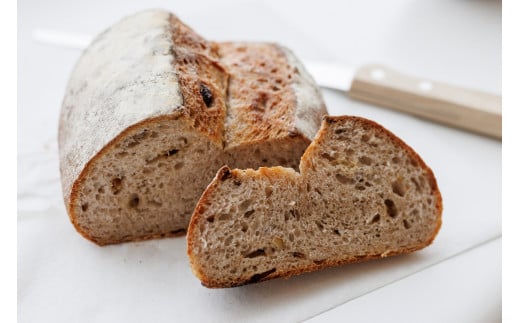 セットの内容　食パンと自家製酵母パン３種