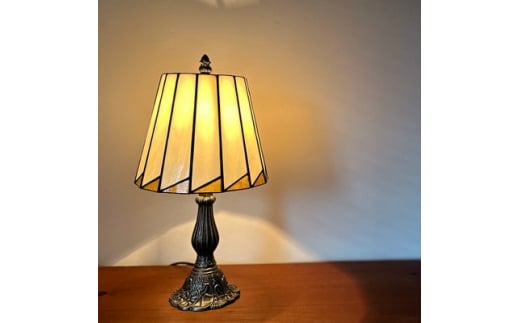 Nijiiro Lamp のステンドグラスのテーブルランプ マロン アンバー【1426084】 994010 - 愛知県瀬戸市