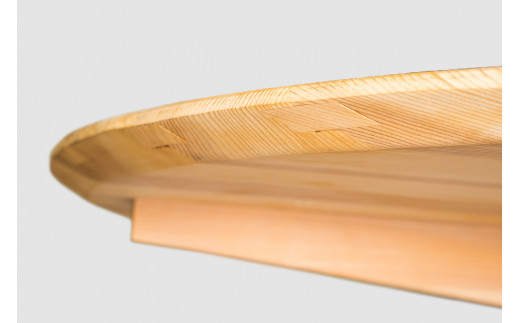 天板も木組で複数枚の尾鷲スギ板を接合しています。
