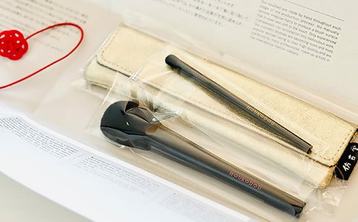 熊野化粧筆　律2本＆ケース（ゴールド） 1086702 - 広島県熊野町