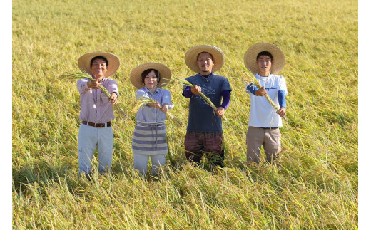 有明海にほど近い佐賀市川副町。光吉農産は、この地で明治時代よりで四代に渡って、米、麦、大豆を栽培している農家です。