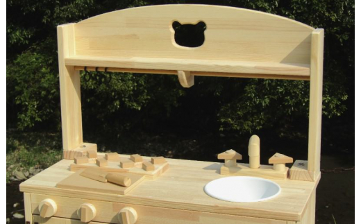手作り木製「棚付き」ままごとキッチン 大型レンジ付き すかし入り DHK-R2 素材色バージョン