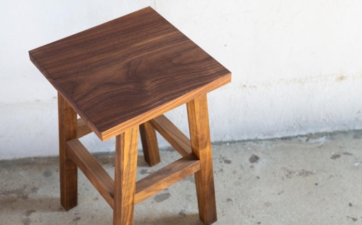P742-01 Design Labo i 木製スツール 「コーヒーテーブルとしても