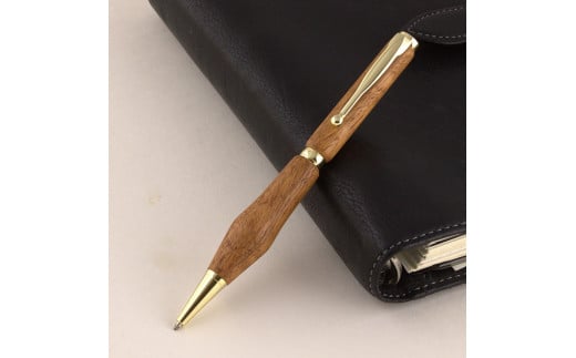 R5-62　木製ボールペン（パドック）