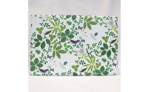 蒜山に生息する17種類の動植物を描いたGREENable HIRUZENオリジナルデザインの包装紙で梱包いたします。