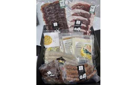 ギフト　贈り物　冷凍ディナーセット（ジビエ肉、パスタソースなど8種） 1180896 - 広島県東広島市
