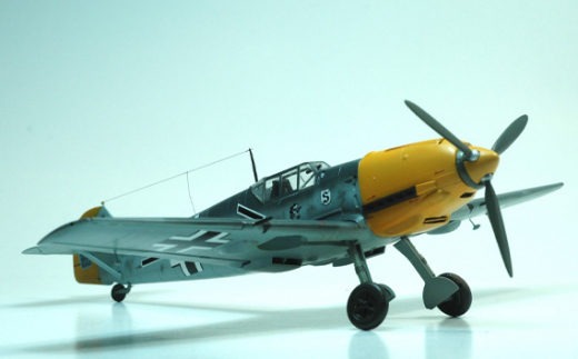 1/18 メッサーシュミット Me109E アドルフ ガーランド 塗装済完成品