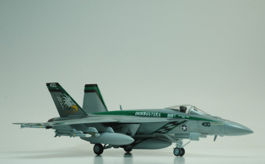 No.579 F／A－18E スーパーホーネット攻撃機 1／72 ／ 模型 完成品 