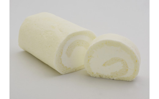 天使のホワイトロール　卵の卵白のみを用いて作り上げた真っ白で軽やかなホワイトロールケーキ。