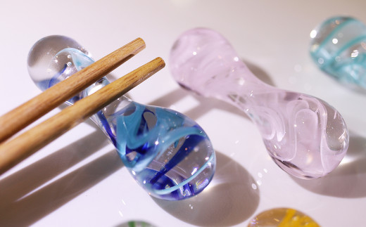 高品質な耐熱カラーガラスを使用し、キラキラ輝く透明感のある作品が作れます。