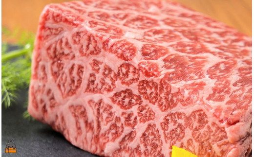 赤身と脂身の絶妙バランス、赤身肉となりますので、牛肉本来の旨みが濃く、A5ランクのやわらかな食感も絶妙です。