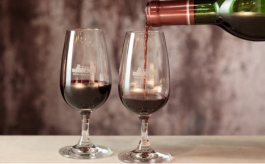 山幸という品種のブドウを使用した赤ワインです