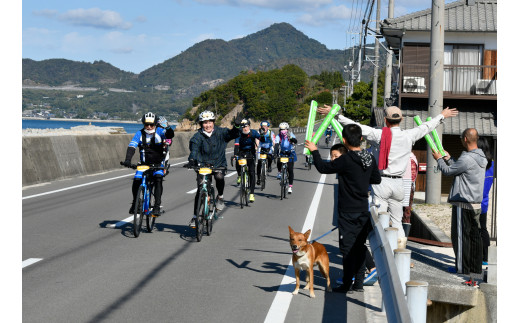 島に暮らす人々の温かい心を、エイドステーションでのふれあいや沿道からの応援で感じてもらえる「おもてなし」が魅力の大会です