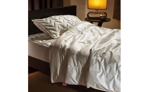 毎日シルクに包まれて眠りたい　家で洗濯できて毎日使えるシルク寝具(ダブルサイズ） 1244301 - 群馬県群馬県庁