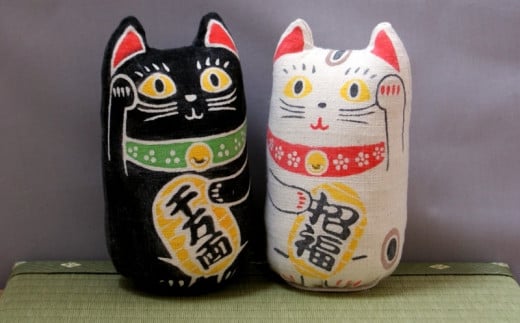 ５９７４　めだかや 手作り型染め布張子 招き猫 ２個セット めだかや  1246890 - 静岡県掛川市
