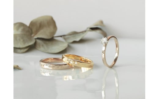 槌目の結婚指輪と婚約指輪