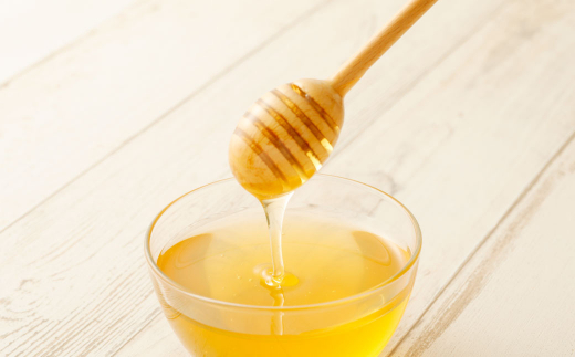 採蜜した蜂蜜は手を加えず自然のまま「純粋はちみつ」として、皆様の元へお届けできればと思っています。