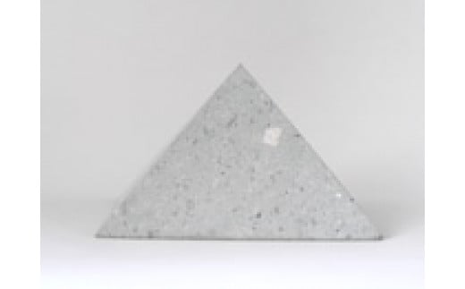 青竜山石 　 ピラミッド  ＜中＞　インテリア　ミニチュア　置物