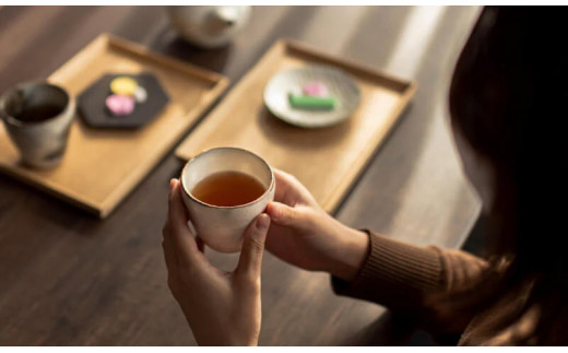 石川県には「加賀棒茶」という独自のお茶文化があります。「お茶」を通じての人と人との輪を少しでも広げてゆければと思います。