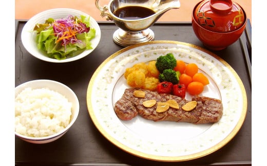 ※ホテルオークラ府中のメニューの例「ステーキセット」