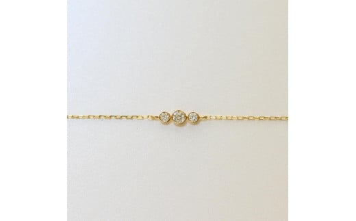 【K18イエローゴールド ラボダイヤモンドブレスレット】0.063ct 3粒ダイヤの美しさが際立つチェーンブレス 17cm　K18-B006 1426824 - 滋賀県大津市