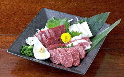 熊本 馬刺し 4種盛り 200g(赤身・コーネ・フタエゴ・上霜降り 各50g×1)馬肉 馬刺 ばさし 赤身 コーネ フタエゴ 霜降 食べ比べ