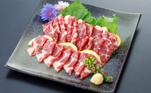 霜降り馬刺しの食べ比べ 大トロ中トロ馬刺し 各300g 計600g 2種 馬刺し 馬肉 食べ比べ 小袋醤油付き