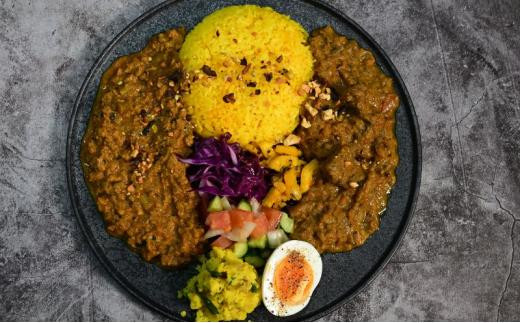 星空の黒牛 ココナッツキーマカレー・スパイスカレー 180g×各2パック【 カレー レトルト キーマカレー かれー 黒牛 牛肉 惣菜 常備食 非常食 標茶町 北海道 】