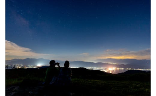 『霧ヶ峰で神秘的な夜を体験！満月・星空ナイトハイキング』ツアー 参加券３名様分／ 体験 アウトドア チケット 参加型 ハイキング ツアー 子供 観光 長野 諏訪 星空 観察 学び【88-02】 1186206 - 長野県諏訪市