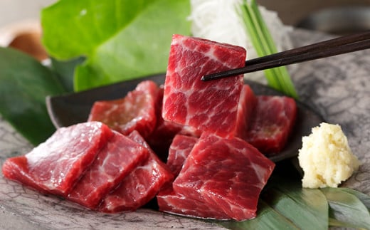 ニタリ鯨 霜降り尾の身 100g×2個セット ／ 鯨 くじら クジラ 鯨刺身 鯨肉 鯨文化 くじら文化 希少 霜降り 長崎県 長崎市