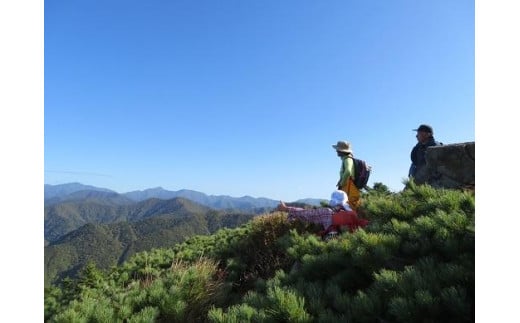 ＜日高山脈襟裳十勝国立公園＞　北海道様似町アポイ岳ガイドツアー 2泊5食付き（令和6年11月8日～10日実施）　新千歳空港送迎有 1495612 - 北海道様似町