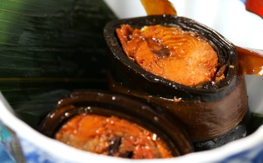 鮎の老舗頼藤商店「鮎の甘露煮昆布巻き入り5尾」 