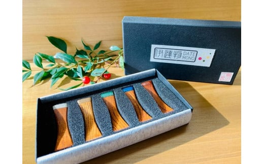 ケヤキと漆の五色箸置き 【 雑貨 日用品 箸 箸置き キッチン用品 】 - 宮城県仙台市｜ふるさとチョイス - ふるさと納税サイト