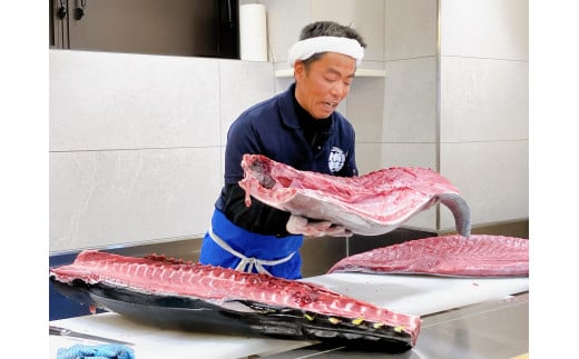 東京都江東区のふるさと納税 特選本マグロの大トロ３切れ付き！海鮮バイキング　うたげプランご利用券（100分制／ドリンクバー・アルコール付）大人１枚 【海鮮 バイキング 豊洲 市場 まぐろ 解体ショー 家族 友達】