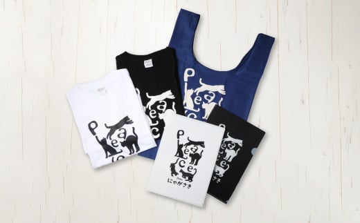 PEACEな ねこTシャツ（黒色・白色）各1枚・PEACEな ねこクリアホルダー（黒色・白色）各1枚・エコバッグ（青色）セット ／ 計5点 Tシャツ クリアホルダー 長崎県 長崎市