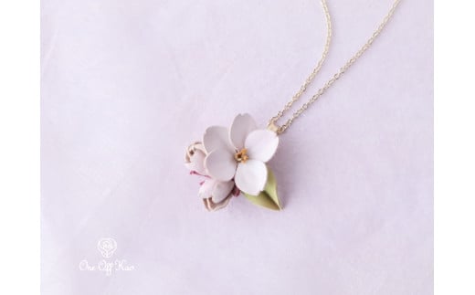 春爛漫｜桜 ソメイヨシノ ネックレス ｜ 革花アクセサリー アクセサリー ハンドメイド ファッション 牛革 ギフト 贈り物 プレゼント