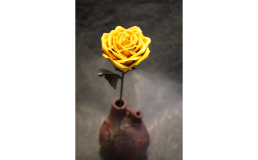 Eterna -Leather Rose- カラー 黄色 ／  国産 革 レザー ローズ バラ 造花 アートフラワー 小物 インテリア 記念日 プレゼント 奈良県 葛城市【area001-yellow】