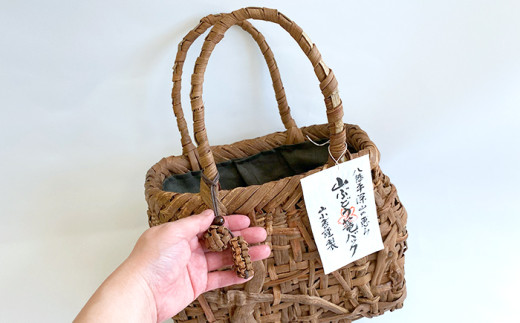 チャームもセットです