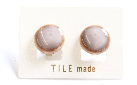 【美濃焼】 薄茶むら タイル イヤリング 直径20mm 瑞浪市 / TILEmade タイル アクセサリー ハンドメイド [AZCD069] 843984 - 岐阜県瑞浪市