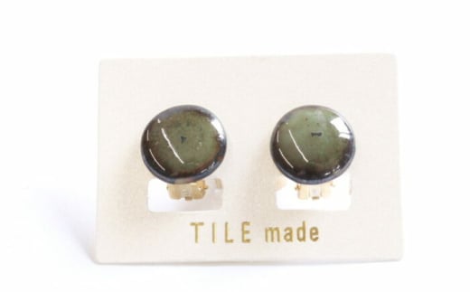 【美濃焼】 苔むら タイル イヤリング 直径15mm 瑞浪市 / TILEmade タイル アクセサリー ハンドメイド [AZCD050] 833676 - 岐阜県瑞浪市