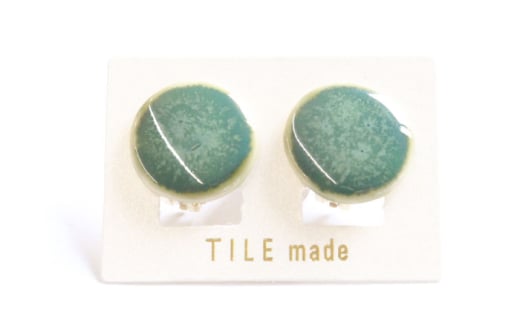 【美濃焼】 緑むら タイル イヤリング 直径20mm 瑞浪市 / TILEmade タイル アクセサリー ハンドメイド [AZCD075] 843990 - 岐阜県瑞浪市