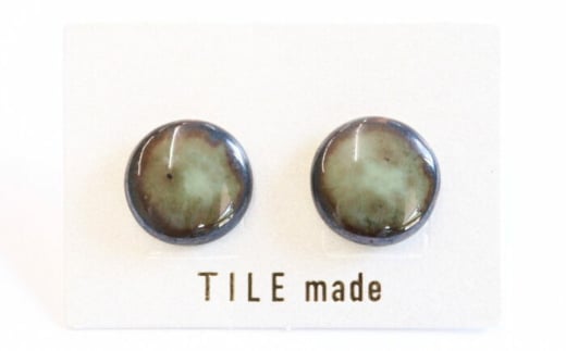 【美濃焼】 苔むら タイル ピアス 直径15mm 瑞浪市 / TILEmade タイル アクセサリー ハンドメイド [AZCD053] 833675 - 岐阜県瑞浪市