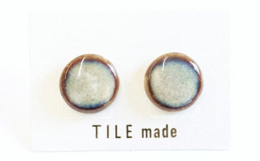 【美濃焼】 黄緑むら タイル ピアス 直径15mm 瑞浪市 / TILEmade タイル アクセサリー ハンドメイド [AZCD029] 833669 - 岐阜県瑞浪市