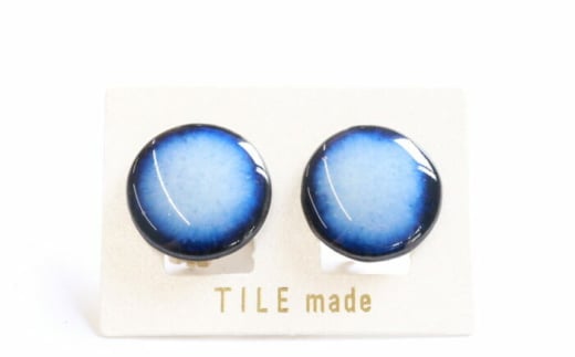 【美濃焼】 青むら タイル イヤリング 直径20mm 瑞浪市 / TILEmade タイル アクセサリー ハンドメイド [AZCD039] 833654 - 岐阜県瑞浪市