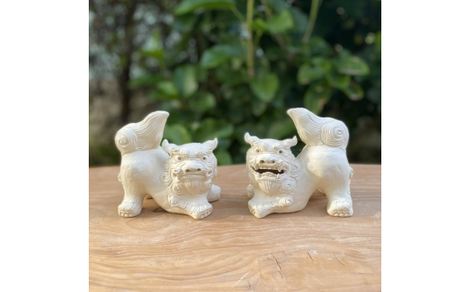 ホーヤーシーサー (小・白) やちむん 沖縄土産 雑貨 シーサー 玄関 置物 沖縄市 / てぃーち工房 [BCBA004-01]